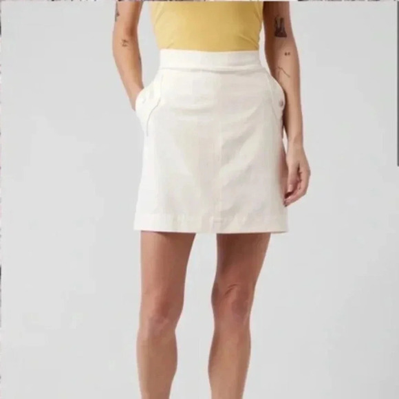 ATHLETA ~ Cream Vienna Cargo Skort - Picture 1 of 11